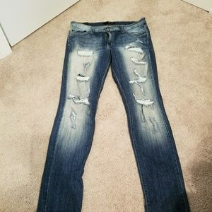 Kan kan skinny stretch with heavy destruction